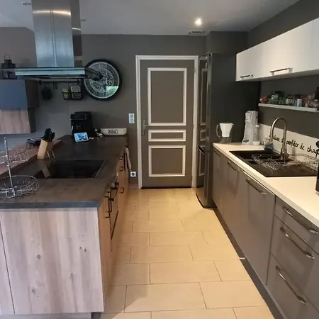 Grande Maison Entière De 120m2 * Epron