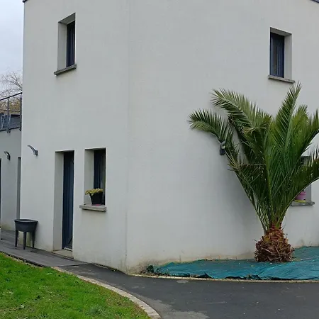Grande Maison Entiere De 120m2 * Epron